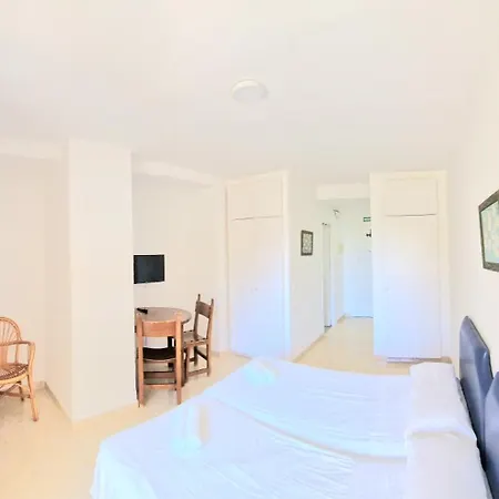 Apartment Benal Beach Holidays *